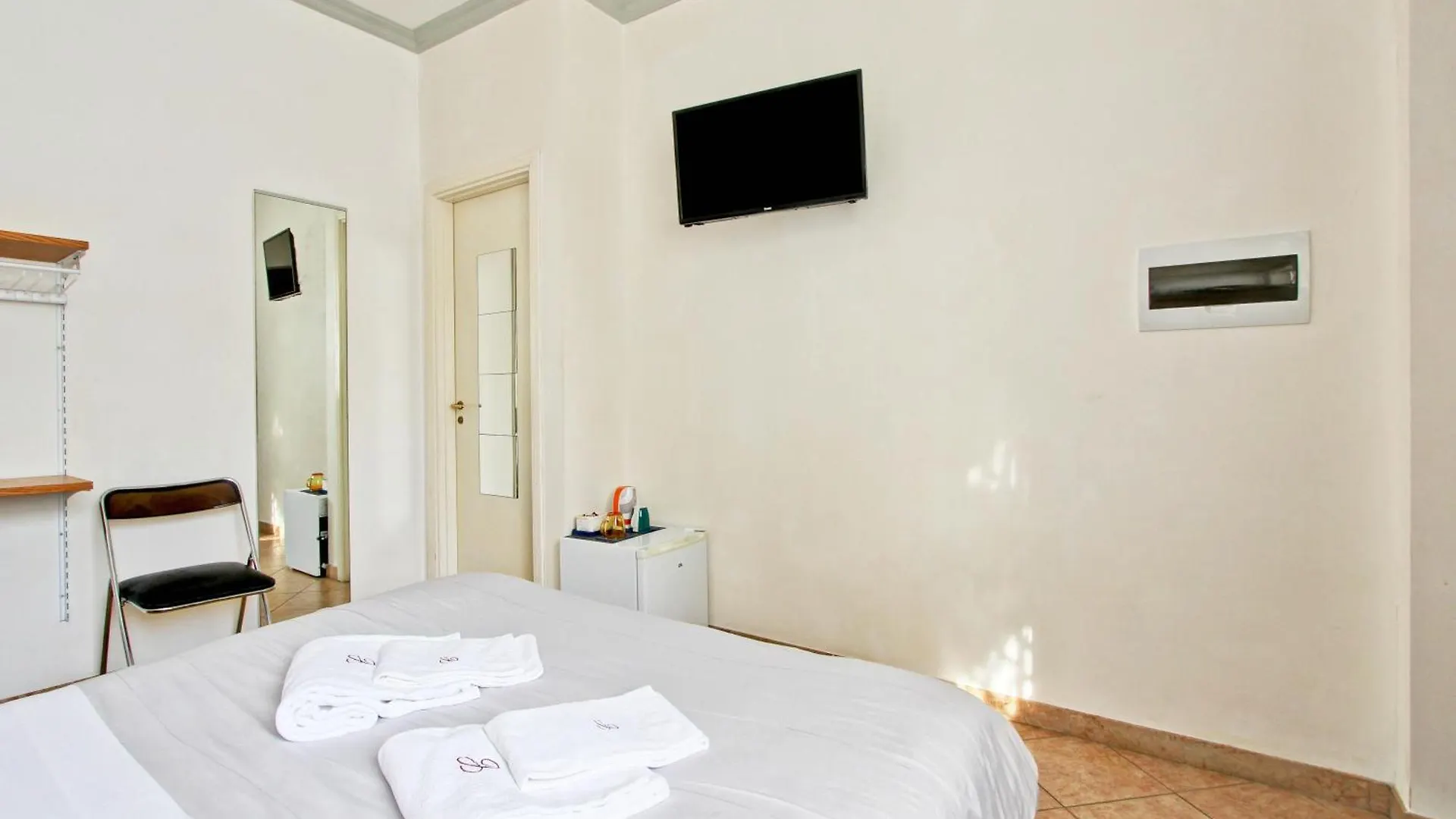 Hotel Borgo Dei Centurione Roma 0*,  Italia
