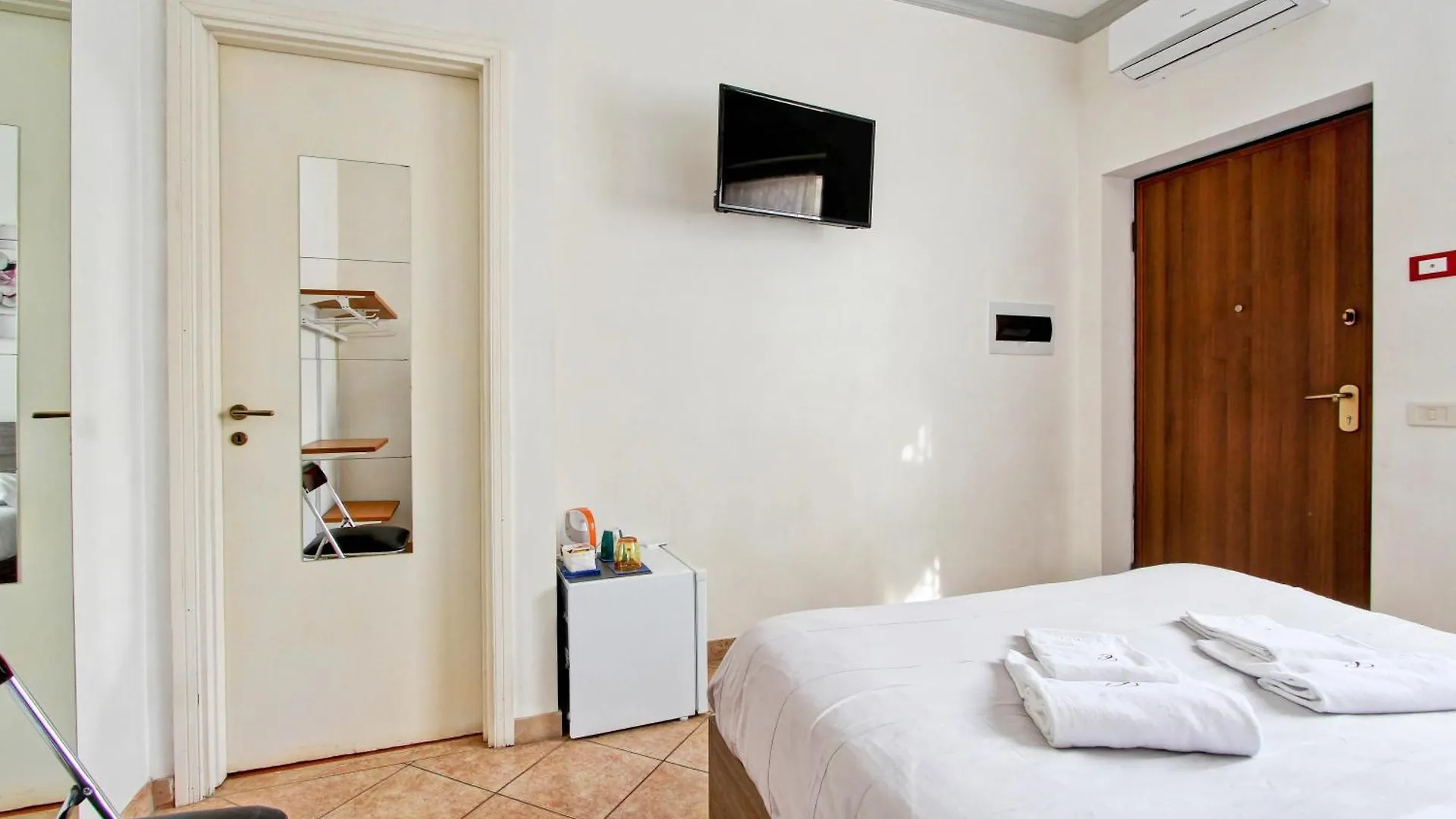 Отель Borgo Dei Centurione Рим Италия